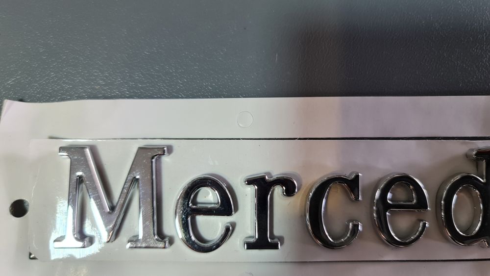 Емблема Мерцедес Бенц Mercedes Benz