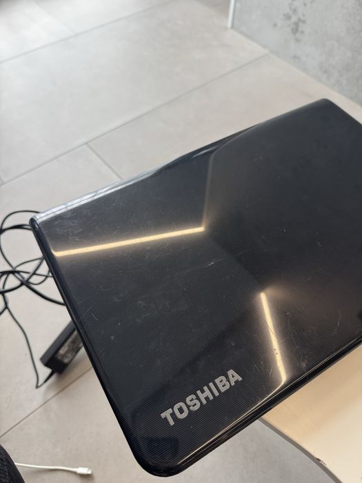 Лаптоп TOSHIBA L50