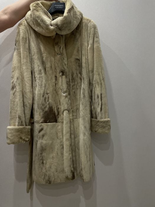Продам норковую шубу стриженную из Греции