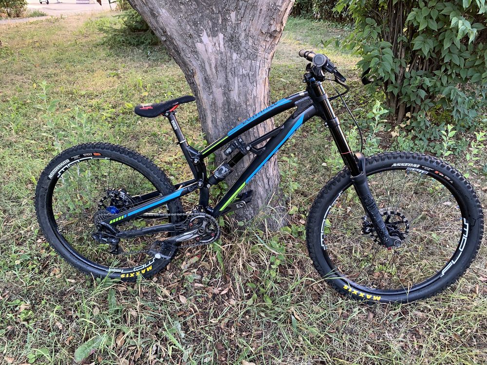 Bicicleta downhill Nox Cycles