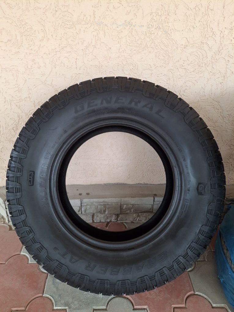 Продам шины в отличном состоянии, 265/70/R17