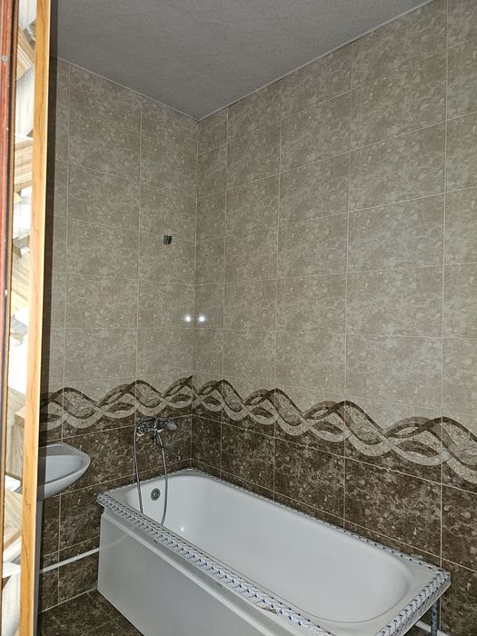 Жар-арик 3 хонали квартира 3/4/7 сотилади 115000у.е.