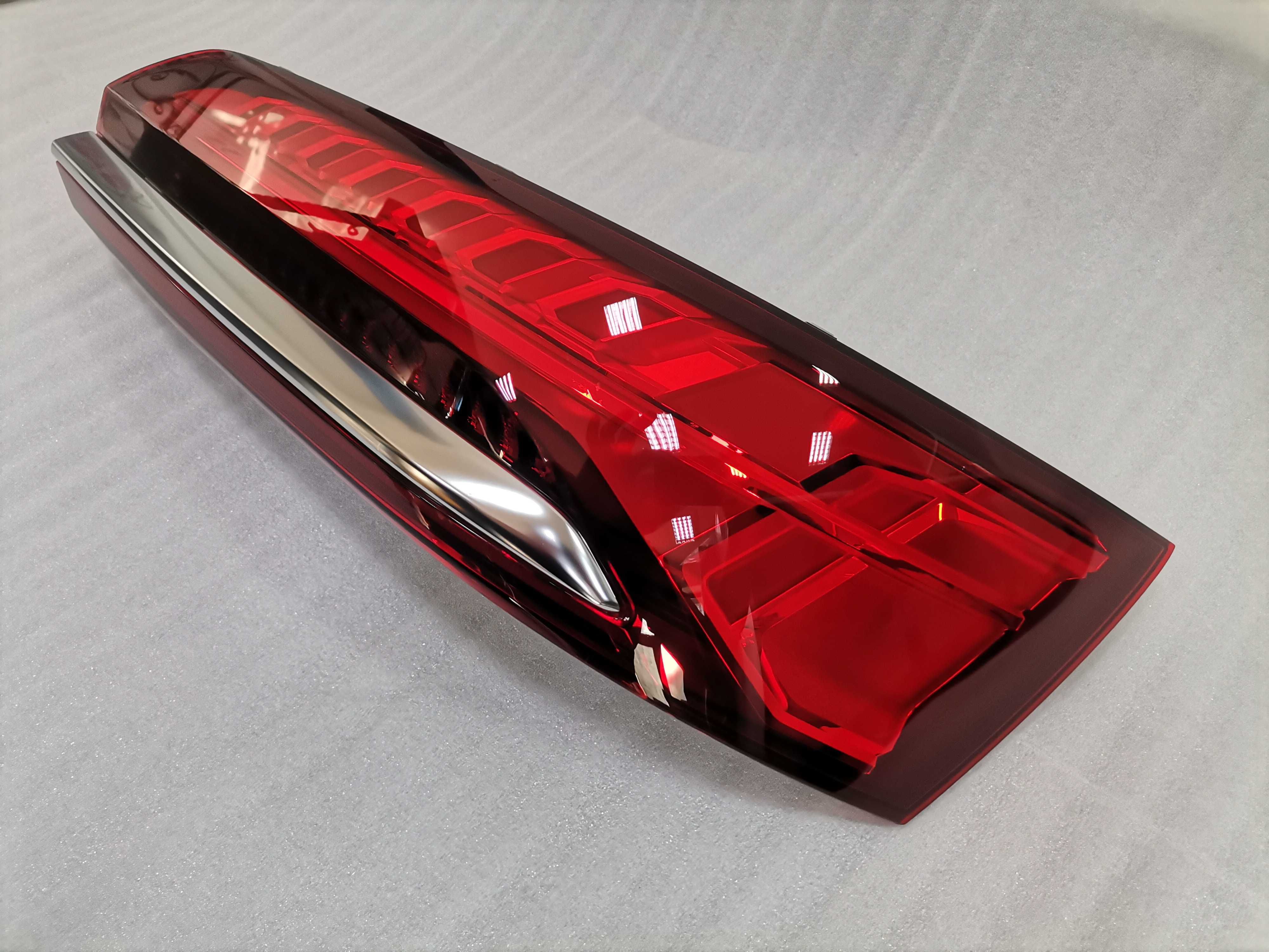 4M0945076B Нов LED Десен Стоп Audi Q7 SQ7 4M Facelift