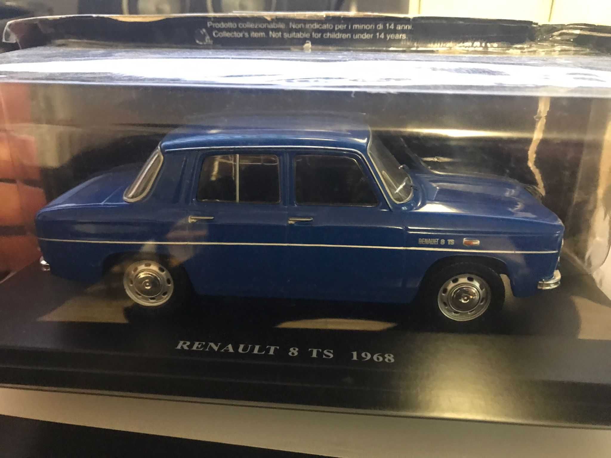 Macheta Renault 8 TS 1968 scara 1/24