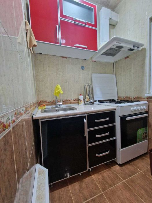 Срочно продается  2ком на метро Х.Алимжана 90000уе