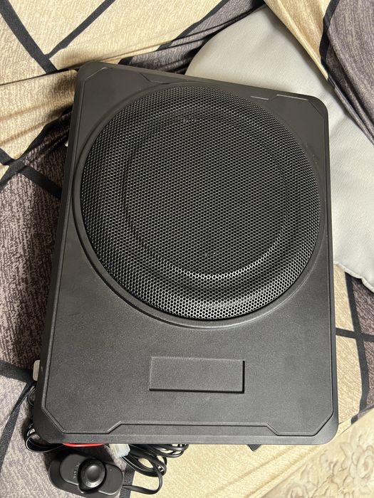 Vand subwoofer activ auto