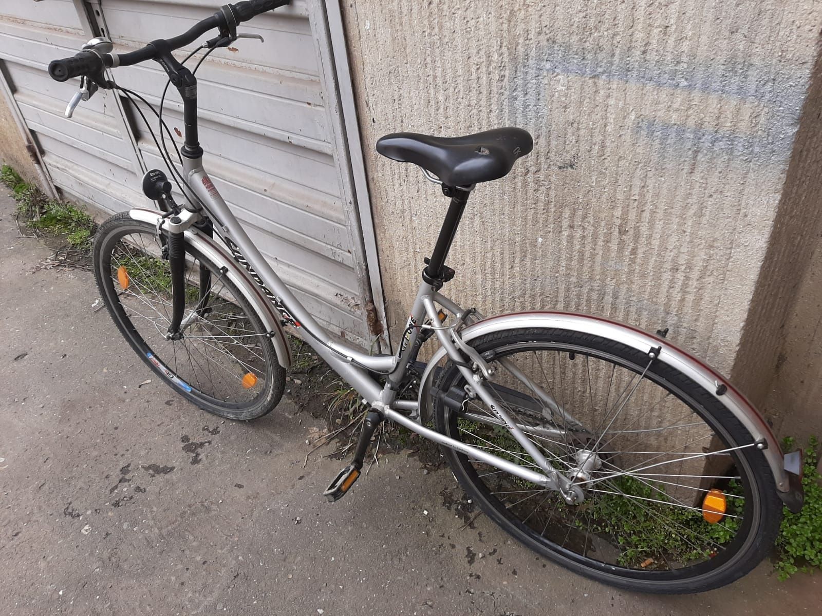 Vand bicicleta dama cadru aluminiu roti 28