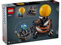 Lego technic planet earth and moon in orbit 42179