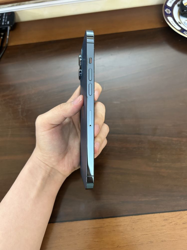 Срочно продам iPhone 12 Pro max 256gb Синий