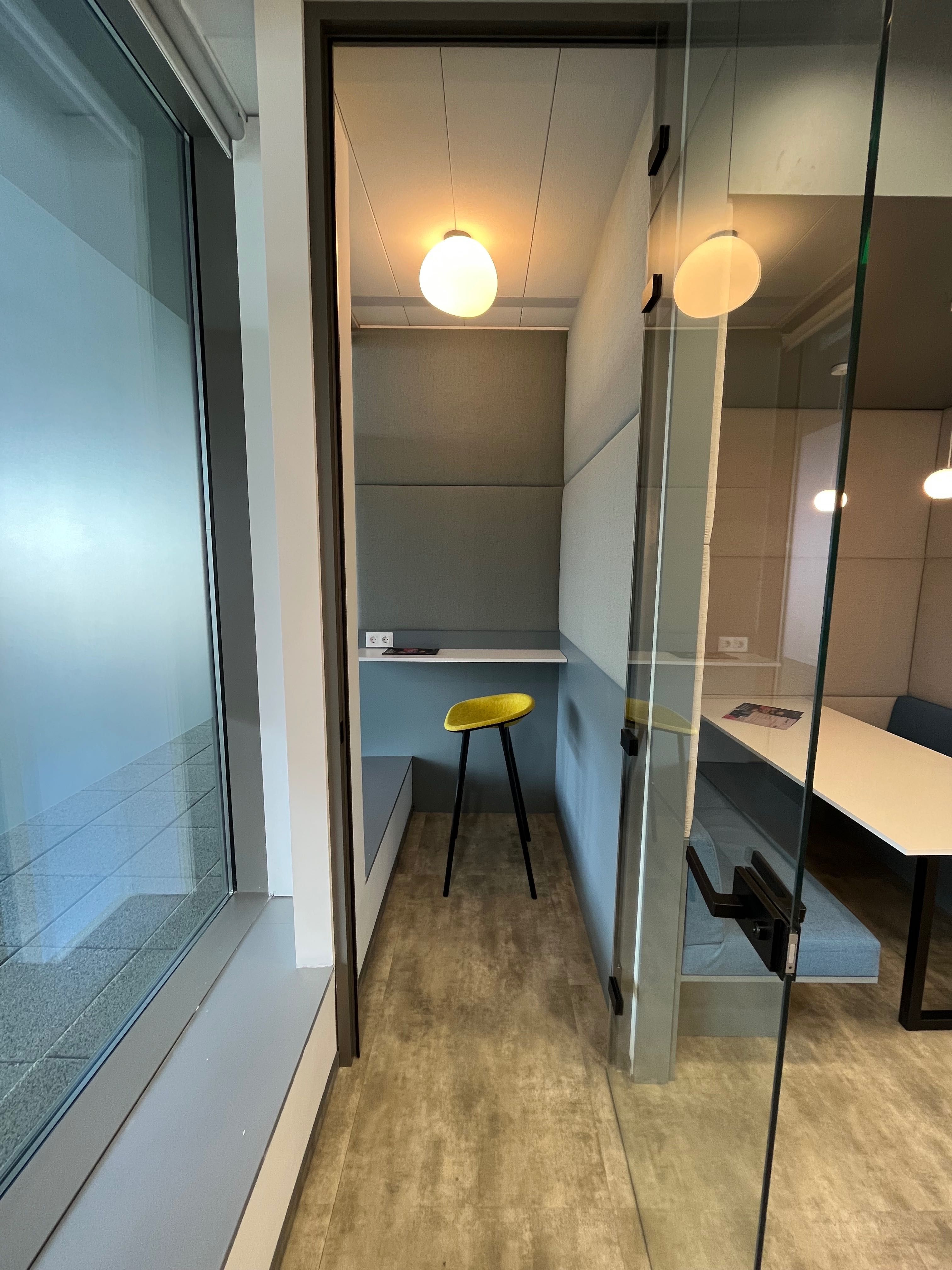 Самостоятелно офис пространство за 5 души в Regus European Trade