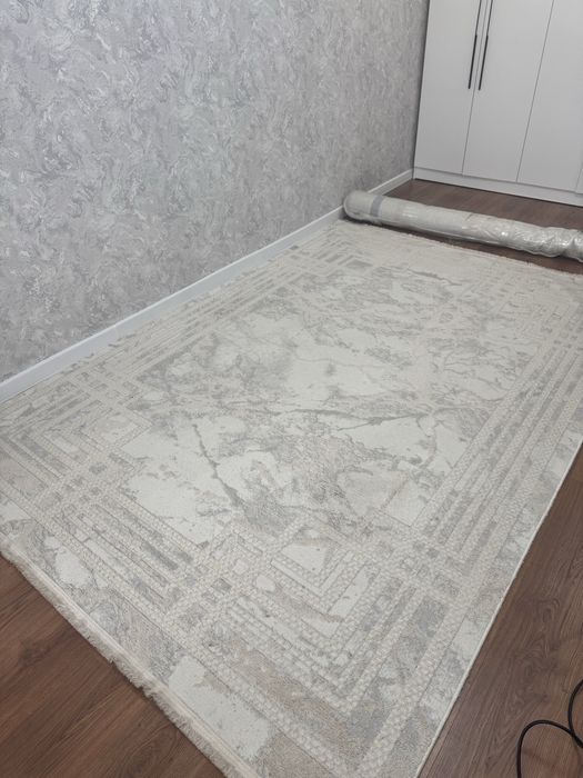 Продам  ковер  размером  200* 300