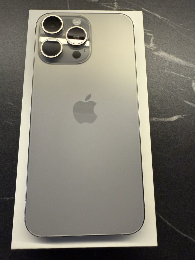 Iphone 15 pro max 256gb natural titanium