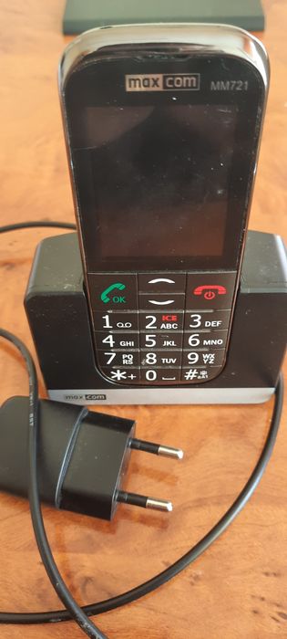 Telefon seniori maxcom MM721