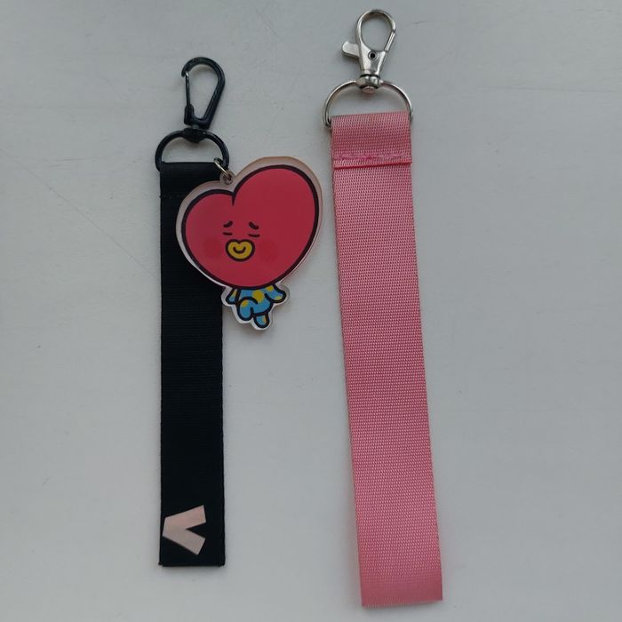 брелоки с Татой и Тэхеном