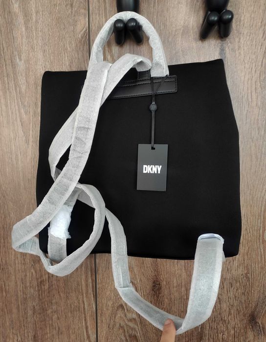 DKNY нова с етикет дамска раница чанта