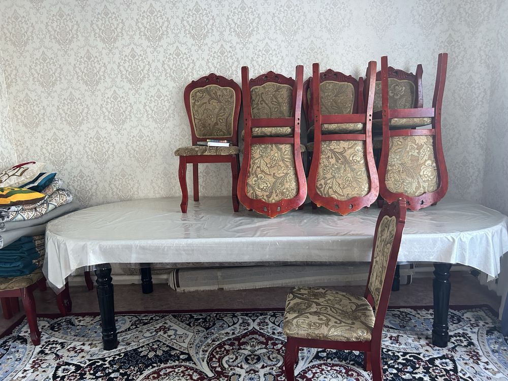 Продам стол и стулья