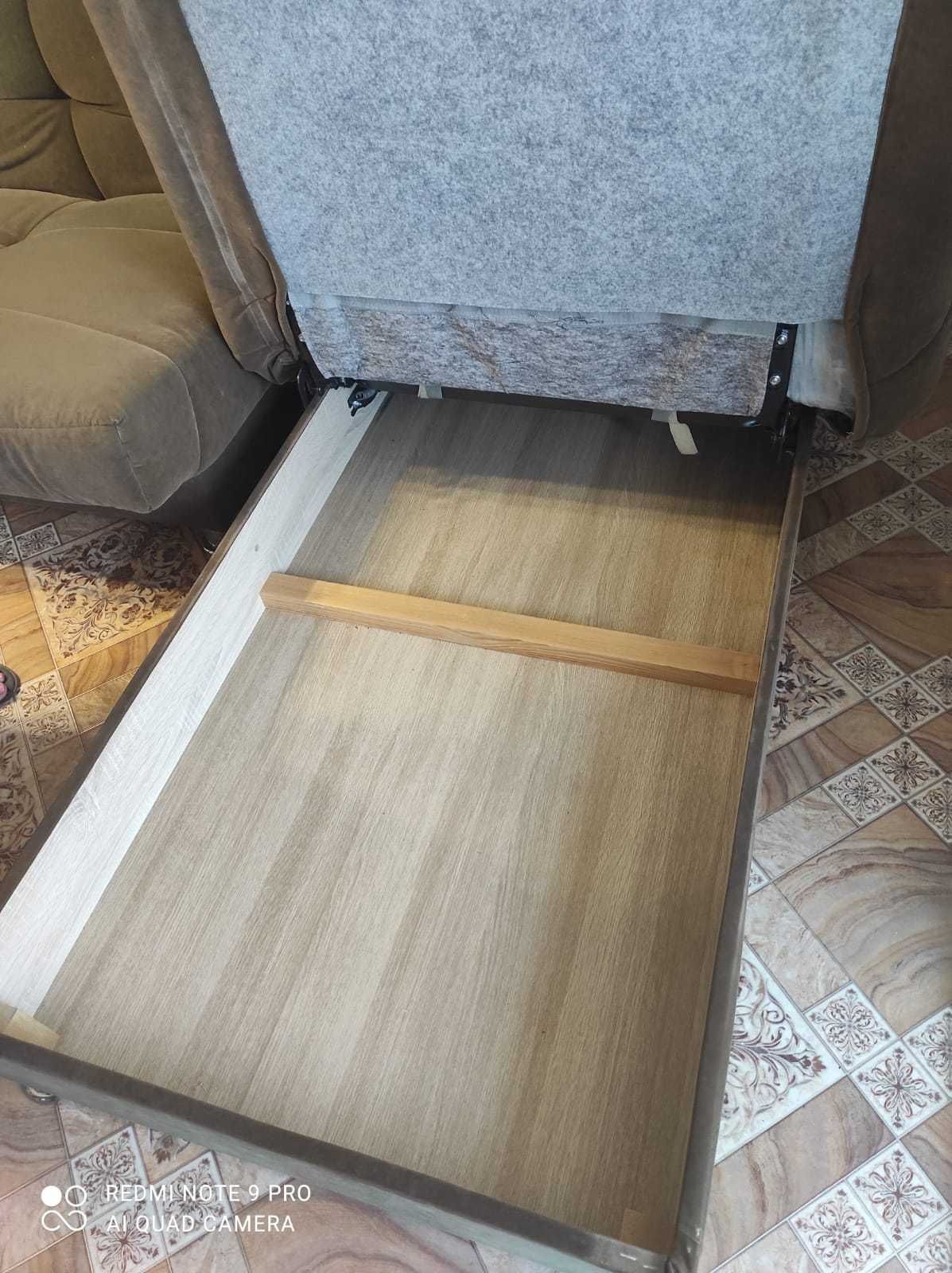 продам диван б/у