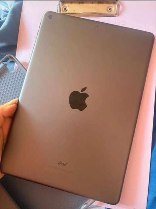 iPad 10.2 2019 cu pen generația 1