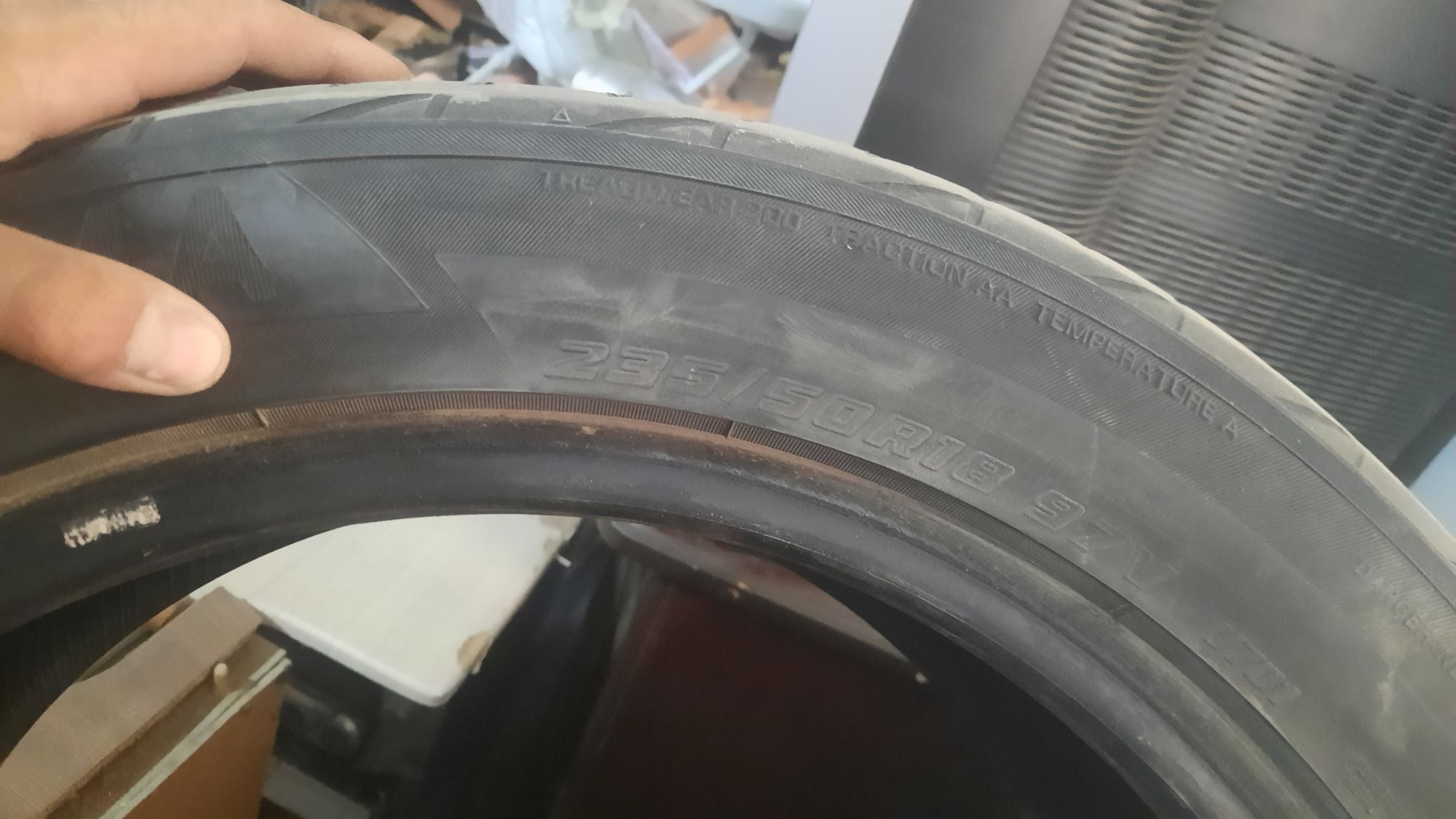 235/50/18r yokohama
