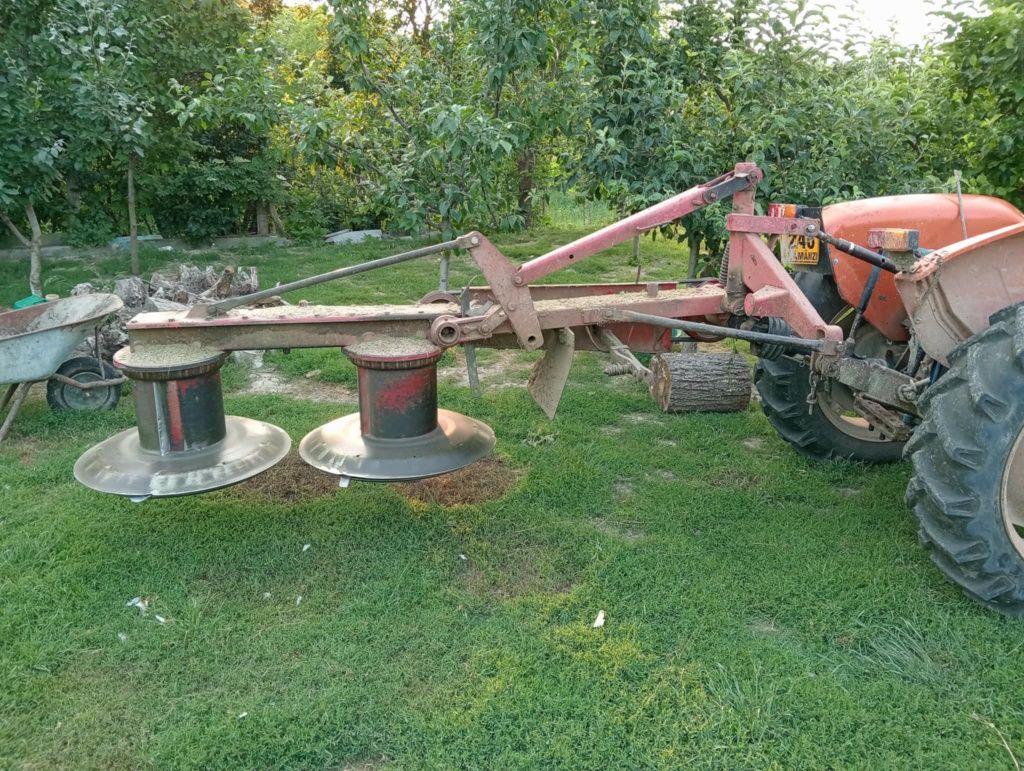 Vând tractor fiat 415