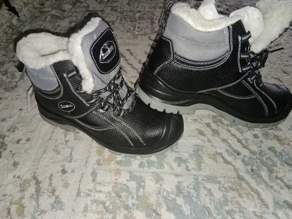 Рабочие ботинки, зимние сапоги,  41- 42размер мужские.