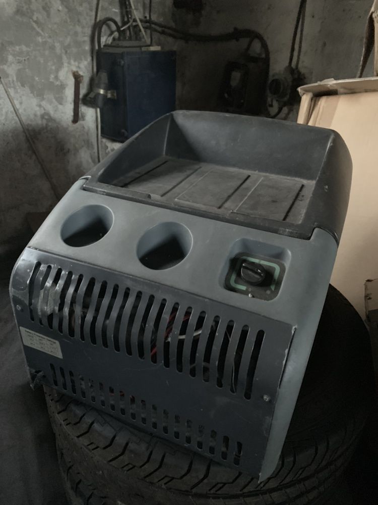 Frigider auto camion rulota cu compresor congeleaza 12v si 24v