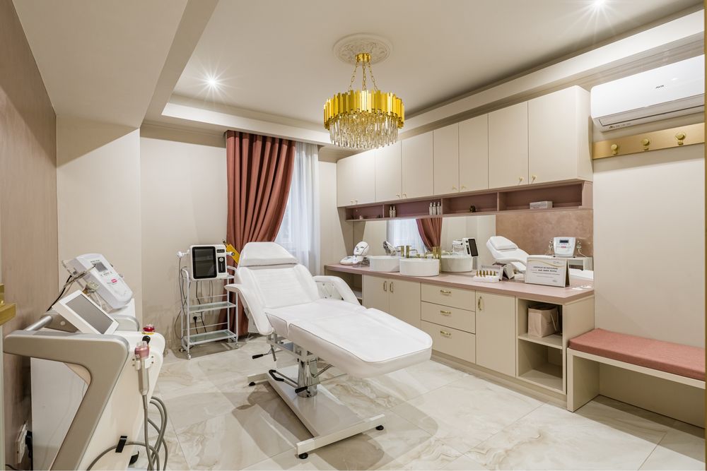 Inchiriez cabinete in salon