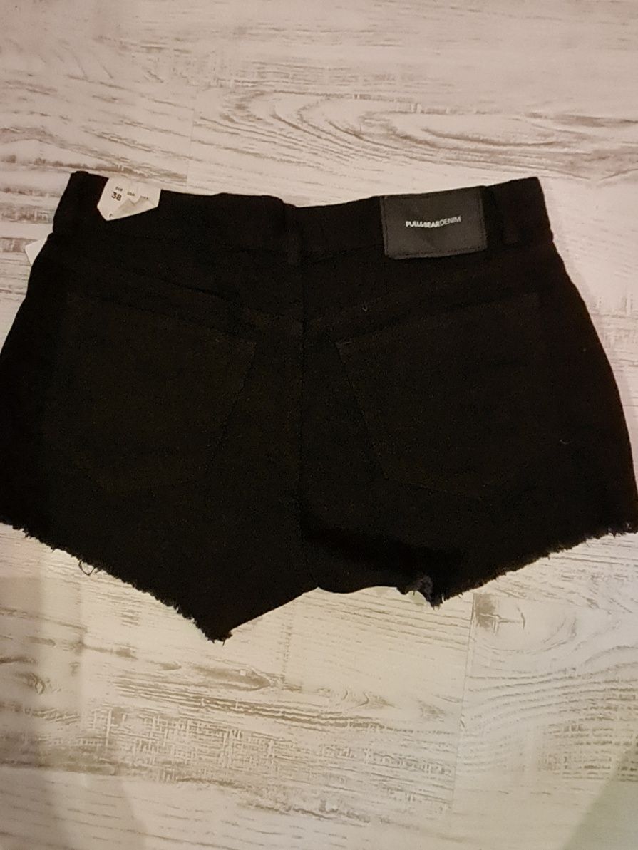 Къс пантолон Pull&Bear