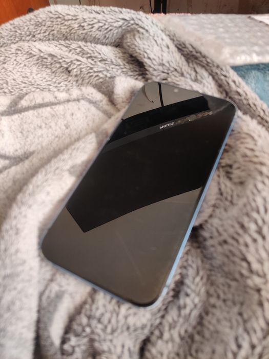 Vand iphone 13 urme uzura laterale