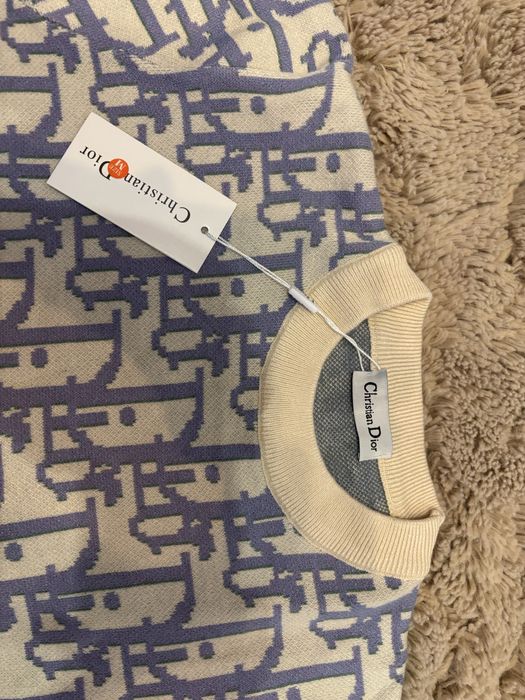 pullover dior nou cu etcicheta