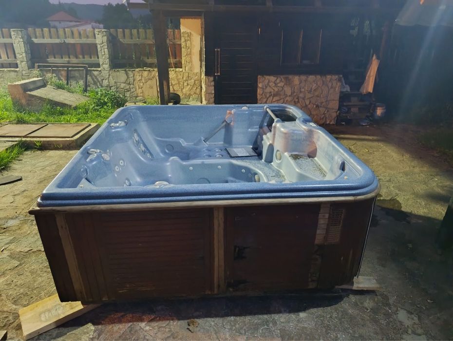 Jacuzzy - de exterior 8 persoane