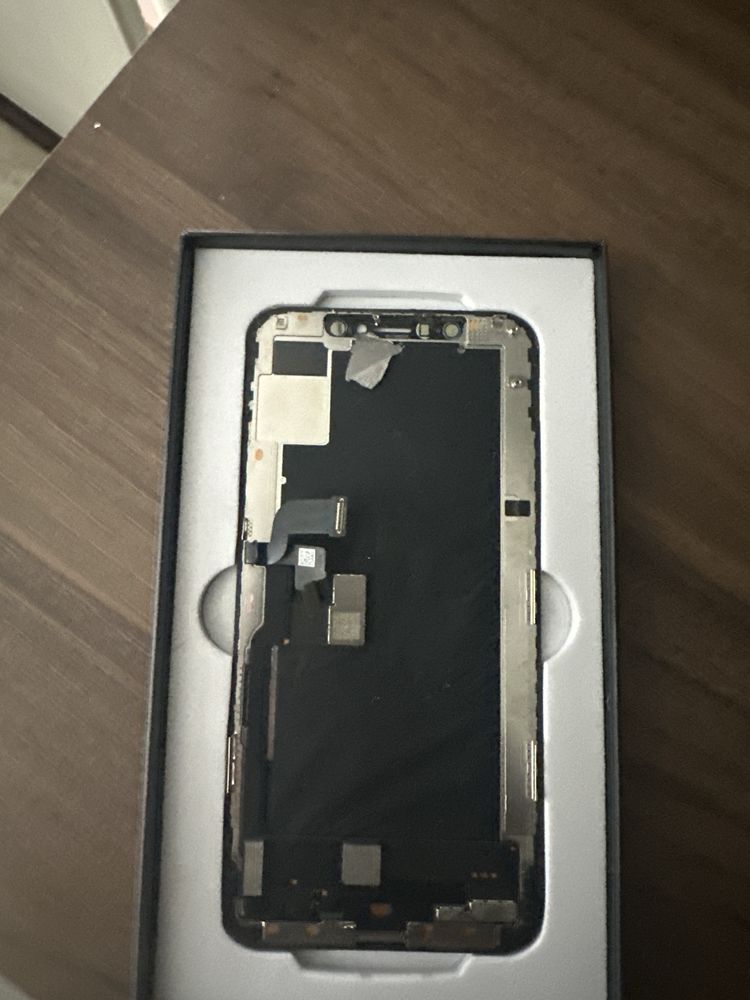 Оригинален Дисплей iPhone XS - повреден с зелена черта