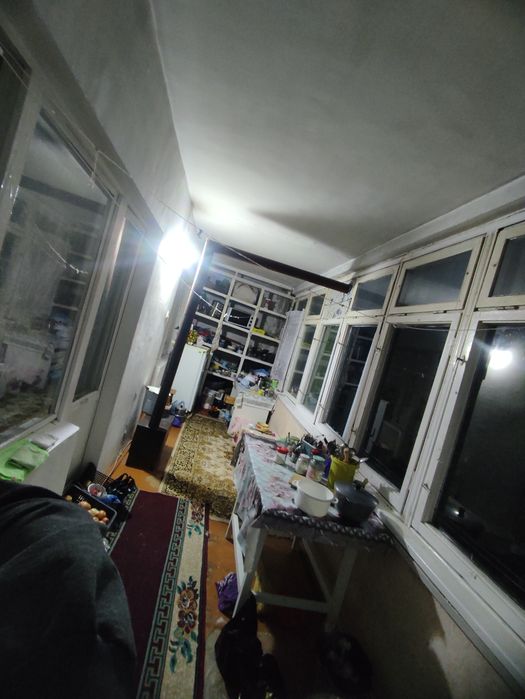 Уй срочна сотилади!!! Уйдаги хамма нарсалар колади Нархидан утиб бери