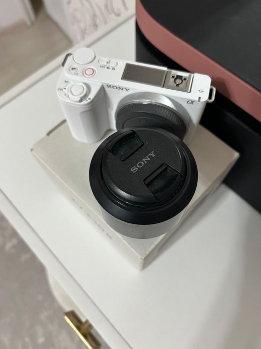 Фотокамера Sony ZV-E10