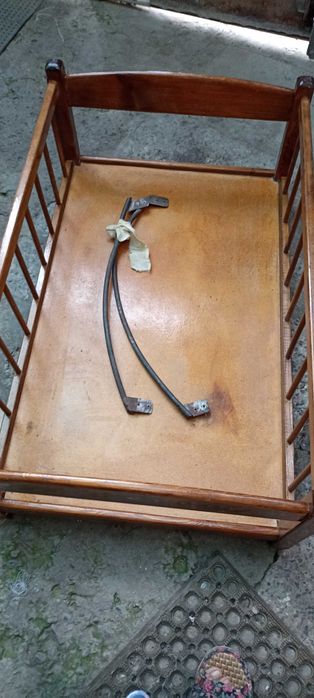 Детский стульчик,  2 детские кроватки