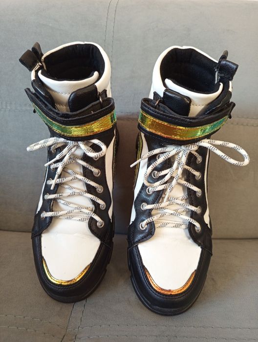 Дамски бели боти