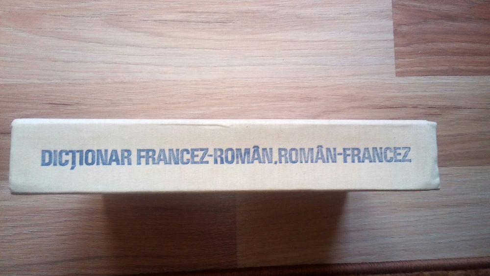 Dictionar francez - roman