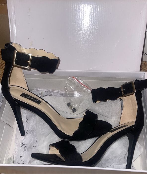 Дамски самдали на ток