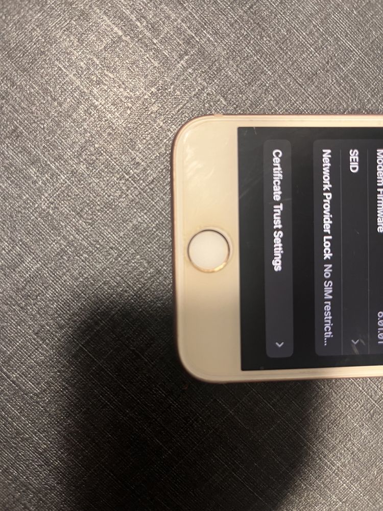iPhone 8 64gb със забележки по корпуса
