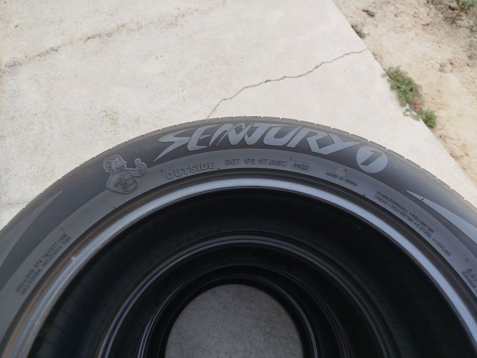 215 55 R17 Shina Sentury