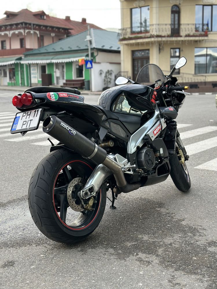 Aprilia RSV1000 Tuono Schimb