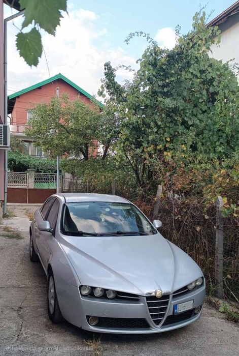 Продавам алфа Ромео 159