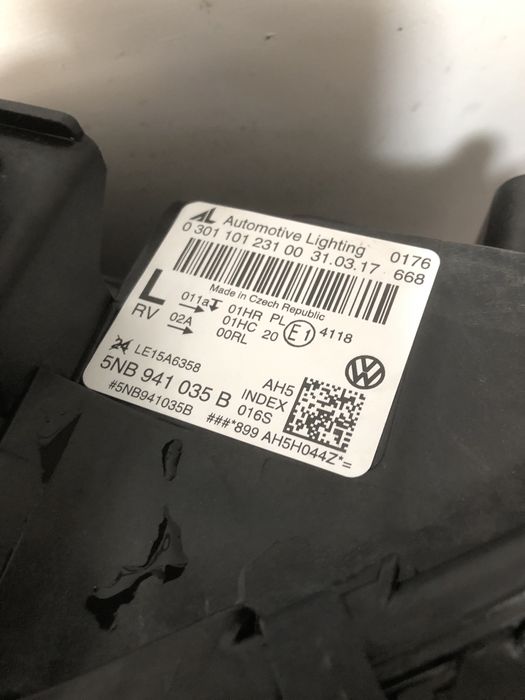 Far stanga Full Led VW Tiguan AD1 cod: 5NB941035B model 2017