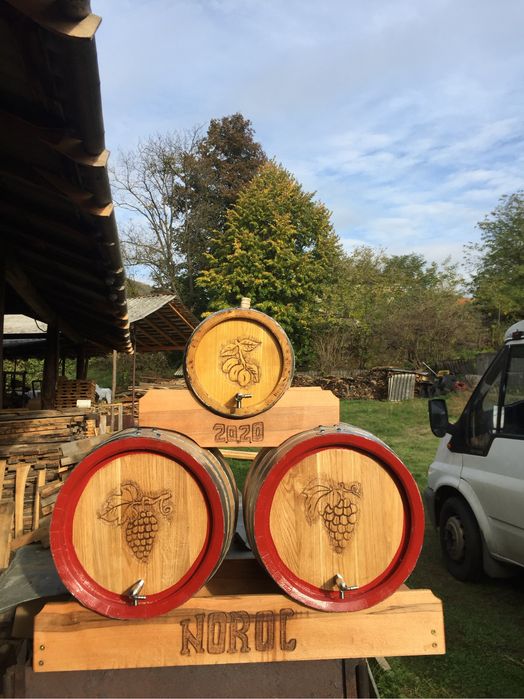 Butoaie personalizate din lemn masiv (tuica,vin, coniac)