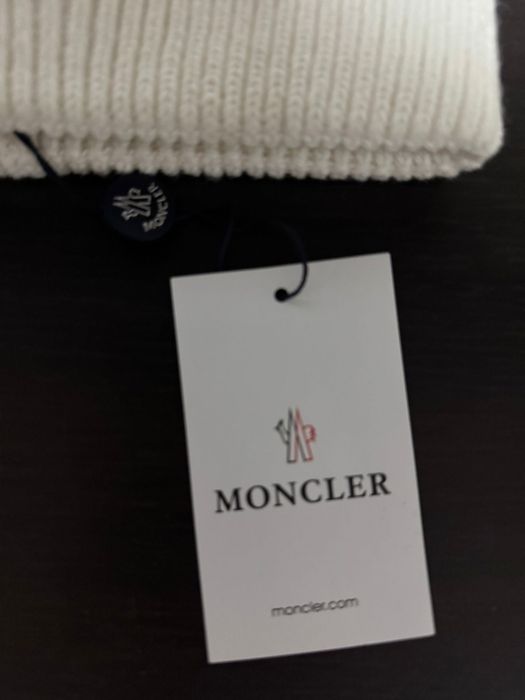 Caciula Moncler originala cu eticheta