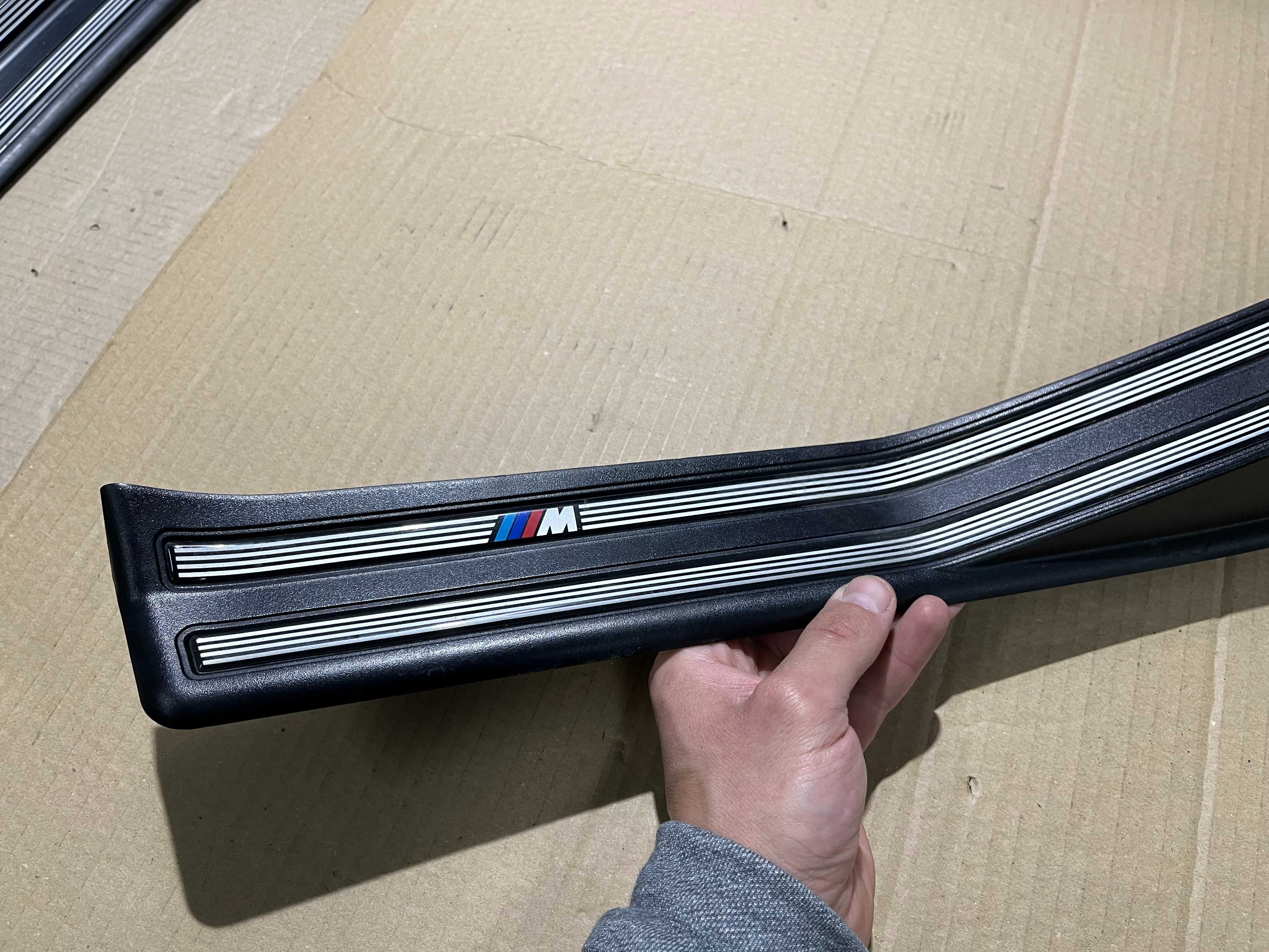M-кови лайсни на праговете за BMW E46 (седан и комби)