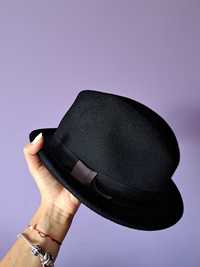 Зимна черна шапка H&M