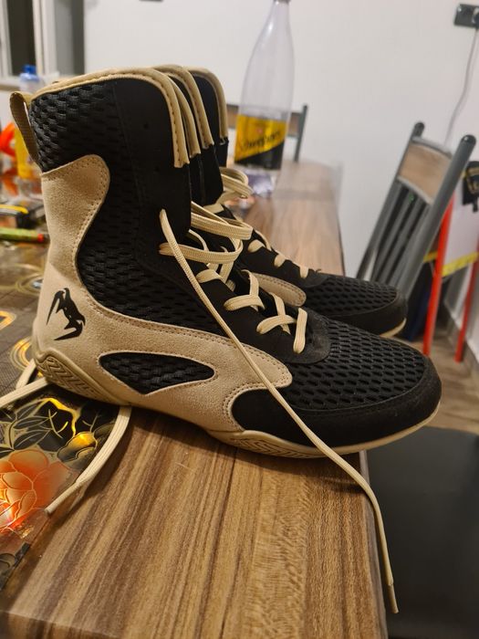 Vând ghete box mărimea 39