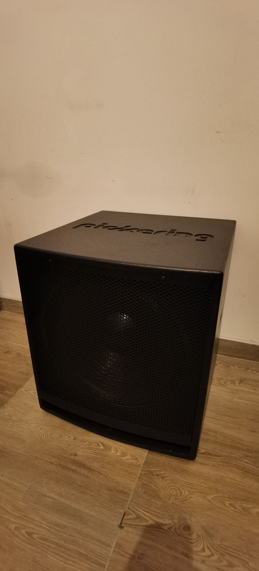 Subwoofer activ 2.1 cu 2 ieșiri amplificate pt 2 boxe 1000 wati