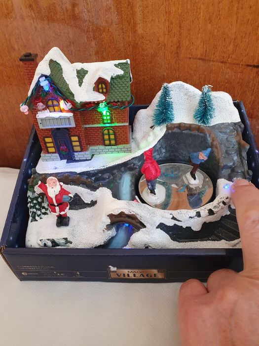 Коколедна диодрама- свети и свири и 2 елхи